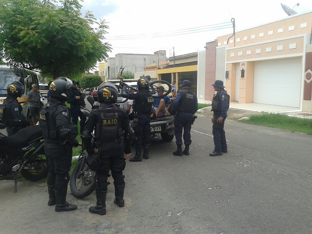 EM SOBRAL, DOIS HOMENS TENTARAM ASSALTAR UM POLICIAL E ACABARAM PRESOS NA MANHÃ DESTA SEGUNDA-FEIRA