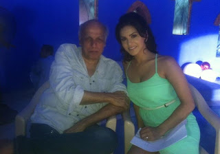 Sunny Leone and Mahesh Bhatt at Jism-2 Movie Shooting Location