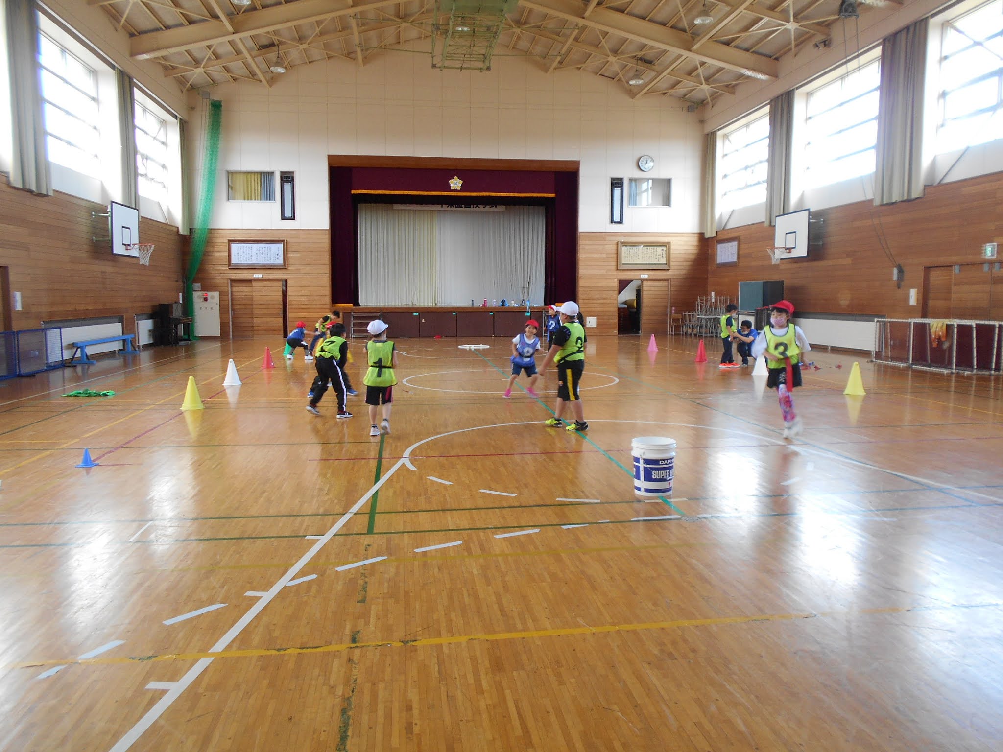 落石小学校ブログ ボール運び鬼