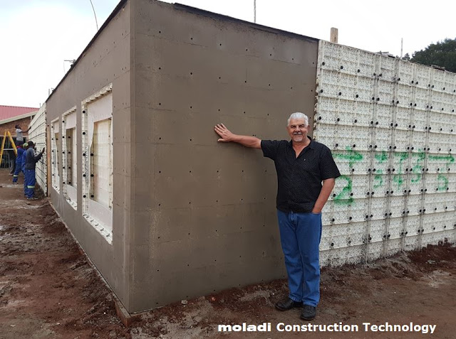 Hennie Botes builder of the future