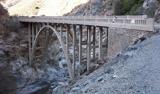 Bridge To Nowhere Hike4