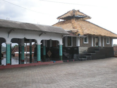 Masjid Tua Songak Lotim Ntb Dalang Sasak