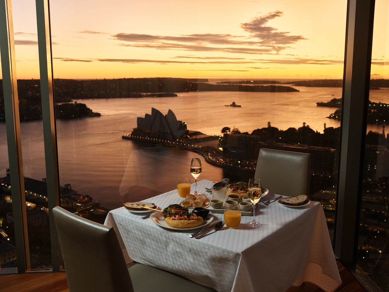 SUNRISE LOBSTER BREAKFAST AT ALTITUDE, SHANGRI-LA SYDNEY