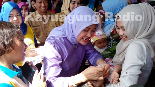 Iskandar, SE Canangkan Pekan Imunisasi Nasional Polio Tahun 2016