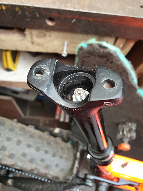 Air Valve on Dropper Post