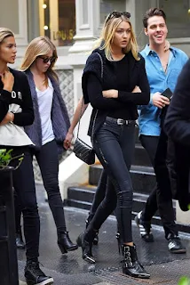 walk with friends, fascinating eyes
