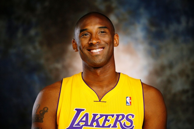 Ini salah satu pemain Bola Basket favorit saya yaitu Kobe Bryant,dia ...