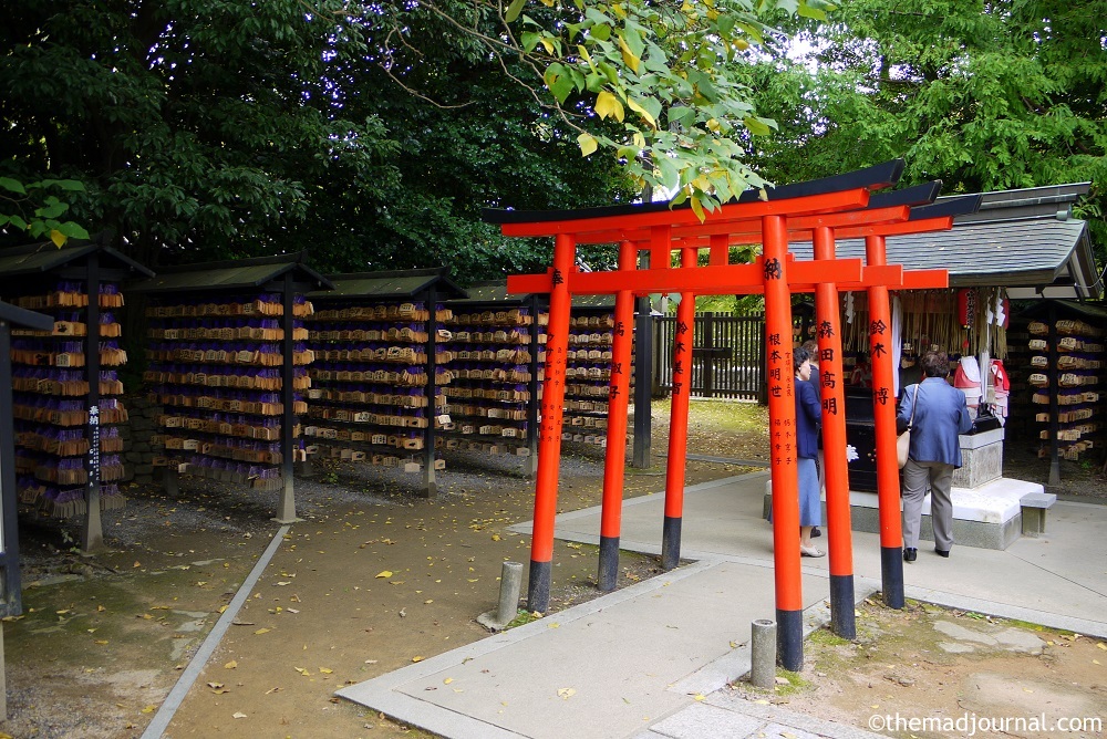 Tenjin Antique Market Kitano Tenmangu Shrine Kyoto 天神市 北野天満宮 骨董市 京都 北野 Travelling Madeleine