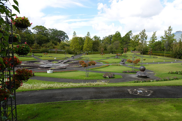 鳥取県西伯郡南部町鶴田　とっとり花回廊　霧の庭園