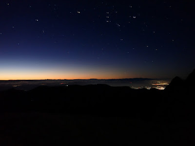 穂高岳山荘 夜明け前