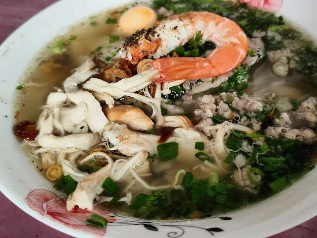 Lunch_Lady_Ho_Chi_Minh_Anthony_Bourdain
