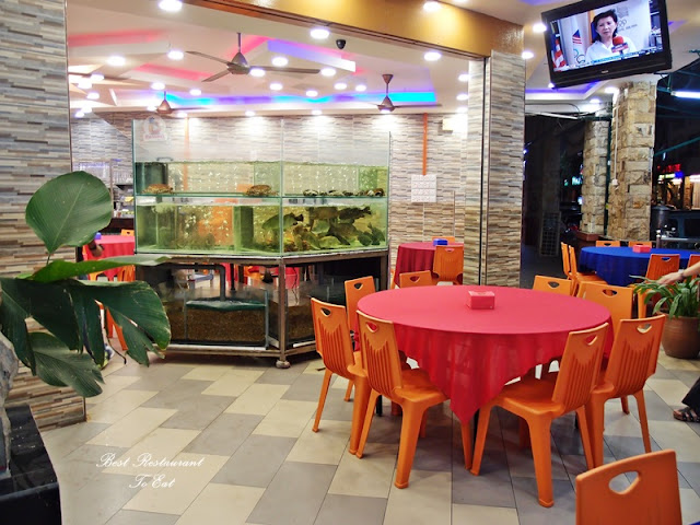 Ibrahims Fatty Crab Restoran Ampang Jaya Live Fish Tank