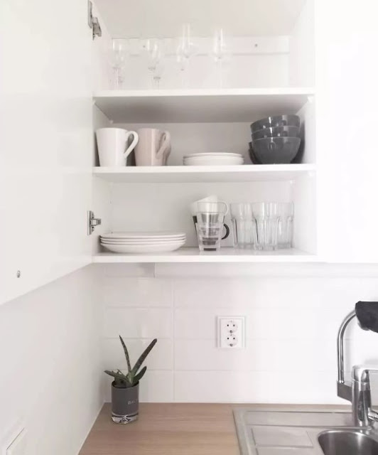 white minimalist kitchen design