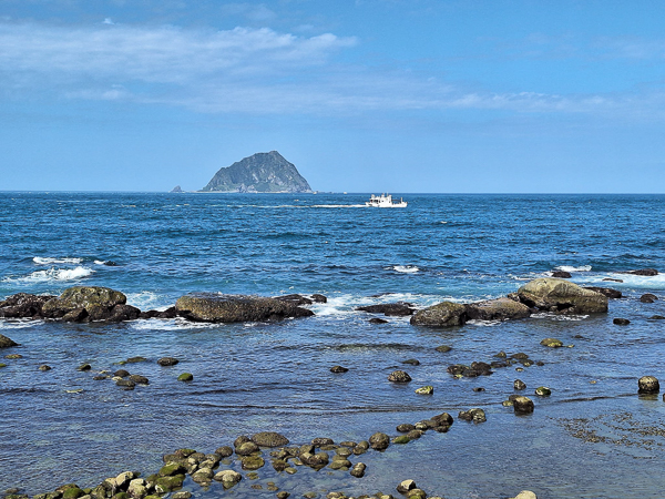 基隆中正和平島阿拉寶灣豐富生態、奇岩怪石、每年5-9月才開放