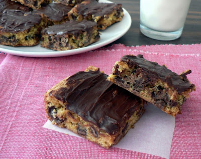 delicious chocolate chip cookie bars with cake mix