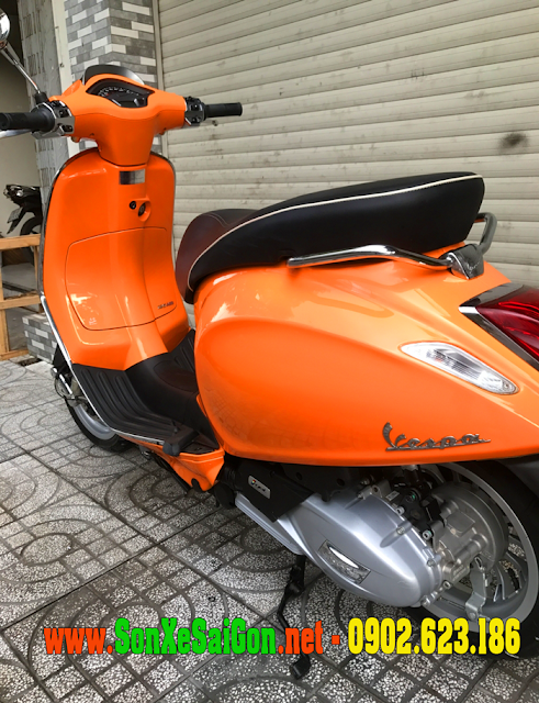 Mẫu sơn xe Vespa Sprint ABS 125 màu cam cực đẹp