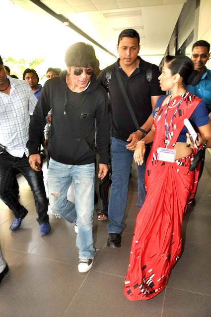 Shahrukh Khan snapped at the Mumbai Airport