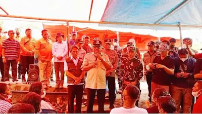 Gubernur Olly Dondokambey Tinjau Lokasi Pengungsian Warga Terdampak Erupsi Gunung Ruang di Tagulandang
