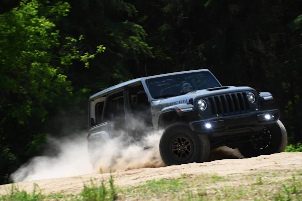 Jeep Wrangler potencializa capacidade off-road com ack Xtreme Recon