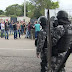 Protesto de servidores da Polícia Civil contra Governo do Paraná termina em confusão, durante evento do Detran