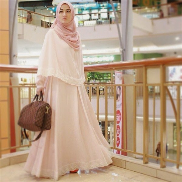 Trend model busana muslimah yang modis, trendy tapi syar'i terbaru untuk lebaran 2017/2018