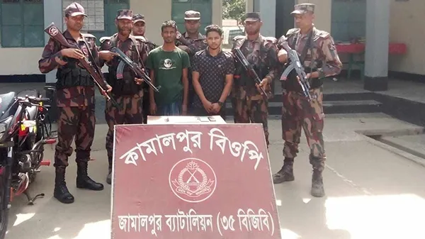 বকশীগঞ্জে ভারতীয় ইয়াবাসহ ২ জন আটক