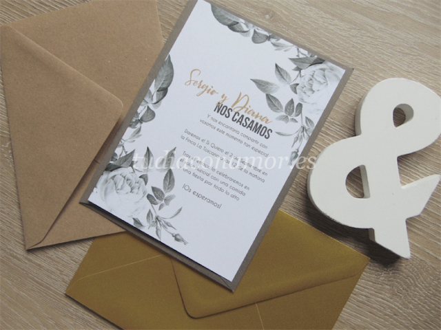 Invitaciones de boda con rosas en blanco y negro