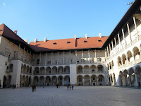 cortile del palazzo reale cracovia