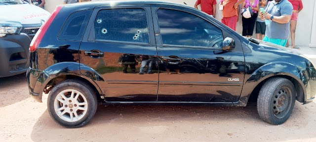 Dois homens são baleados dentro de carro em rua do bairro Planalto de Monteserra The