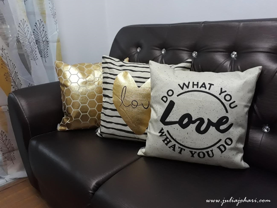  Sarung  Bantal Sofa  DekoRaya Julia Johari