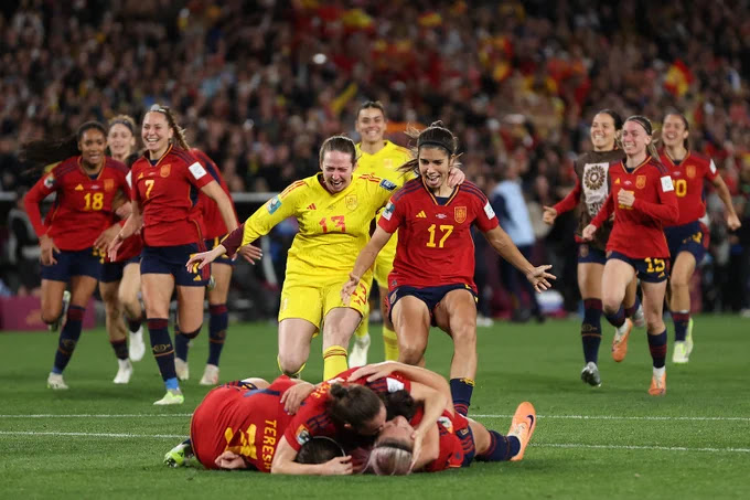 Pardal e Katiúscia durante cerimônia de Premiação do Campeonato Paulista  Feminino