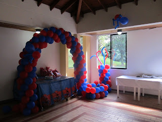 DECORACION DE GLOBOS DEL HOMBRE ARAÑA