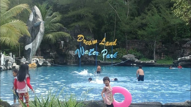 Wisata Dreamland Waterpark Ajibarang