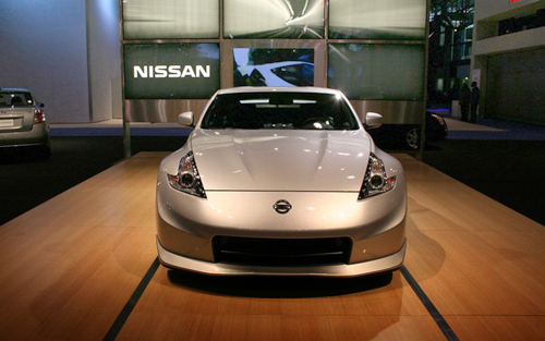 2010 nissan nismo 370Z white color