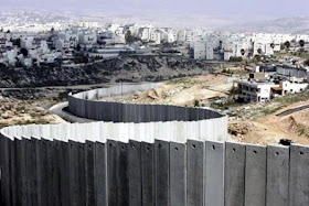 Muro do Apartheid construído por Israel nos territórios palestinos 