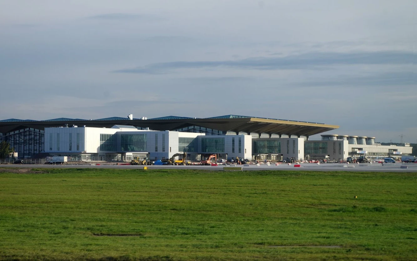 Open Pulkovo Airport by Grimshaw