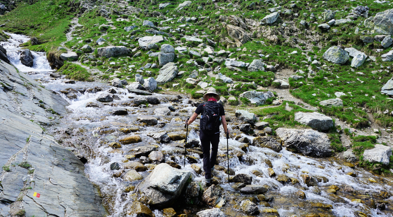 Crossing torrent Mary Valley