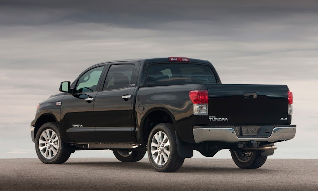 Rear 3/4 view of 2013 Toyota Tundra CrewMax