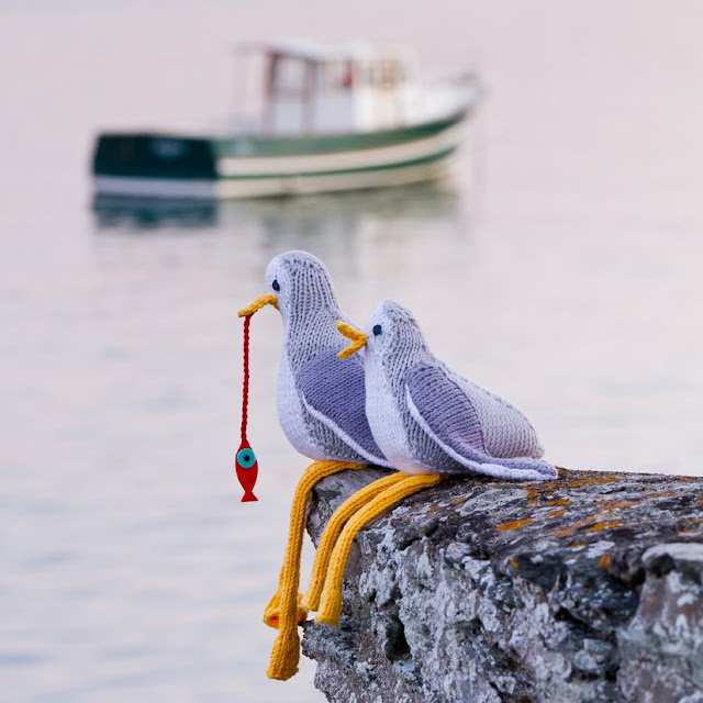 http://www.marieclaire.fr/idees/des-doudous-mouettes-en-tricot,2610258,994783.asp