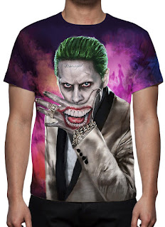  Pura malvadeza o sorriso fake do Coringa nessa camiseta geek, não é?