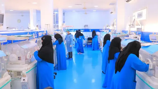 وحدة رعاية الخدّج بمستشفى الثورة بالحديدة.. حين تنتصر الحياة رغم هشاشتها