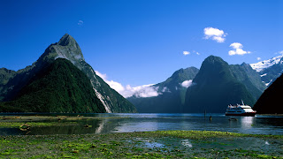 (New Zealand) - Mitre Peak Milford Sound