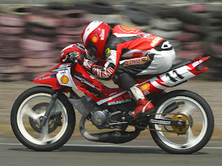 SPEEDRACER AT ROADRACE CHAMPION SHIP