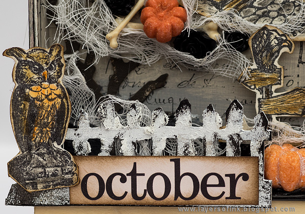 Layers of ink - Halloween Shadow Box Tutorial by Anna-Karin with Tim Holtz stamps and idea-ology