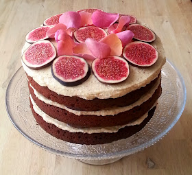 Chocolate hazelnut fig cake 