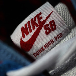 Nike SB Dunk High Premium “Familia” label