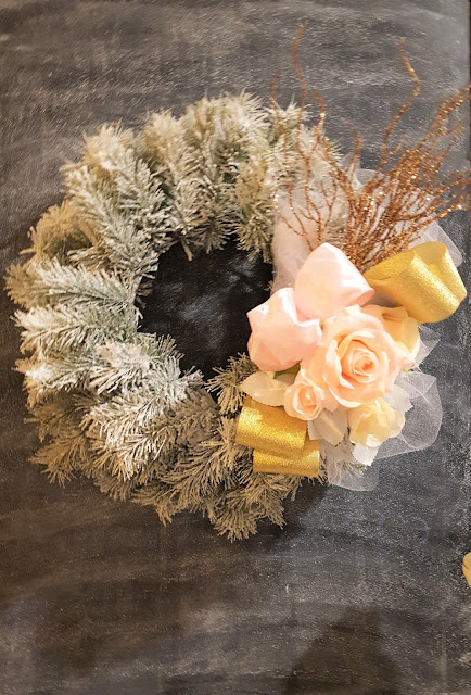 Christmas, Christmas wreath, decorated wreath, cottage, farmhouse, flocked wreath