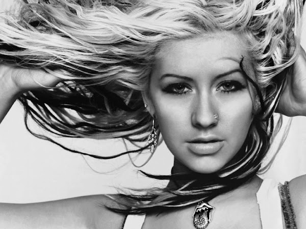 Christina Aguilera beautiful Singer Wallpapers