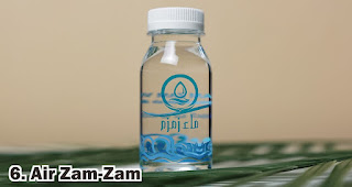 Air Zam-Zam merupakan salah satu souvenir haji custom yang bisa kamu pilih