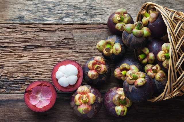 Superfruit Mangosteen or Queen Fruit (Garcinia Mangostana)